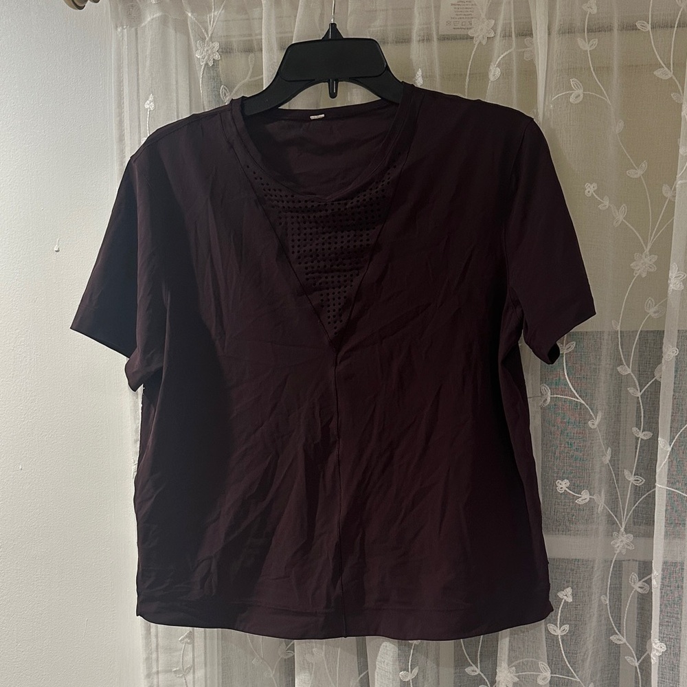 Lululemon athletic short sleeve top